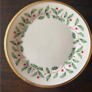 Lenox Holiday Plate with Gold Accents